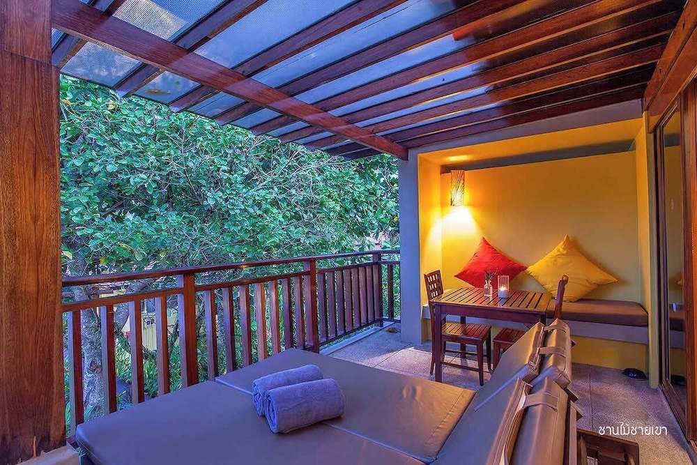 Chongfah Beach Resort Khao Lak 48/62