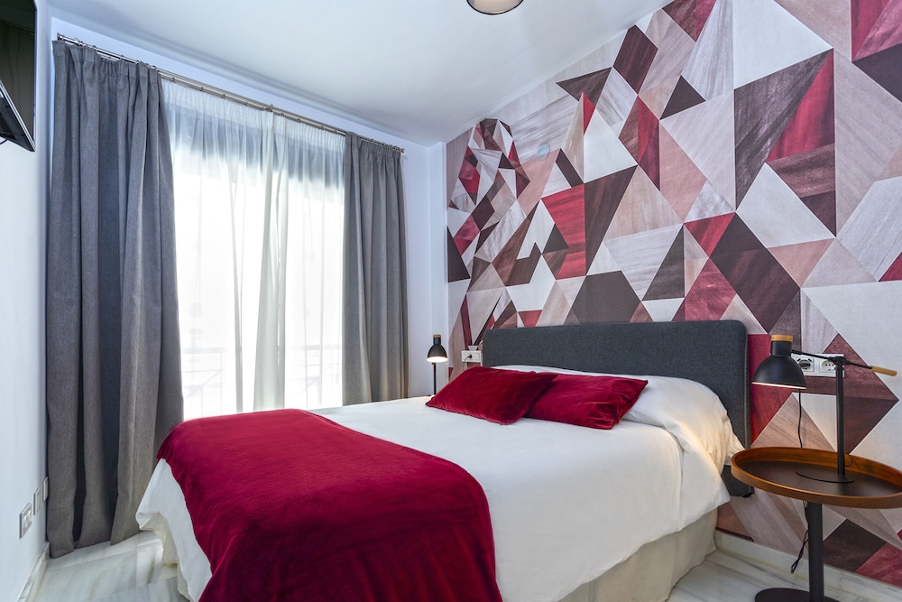 Malaga Rivas 34 Suites Homes 7/48