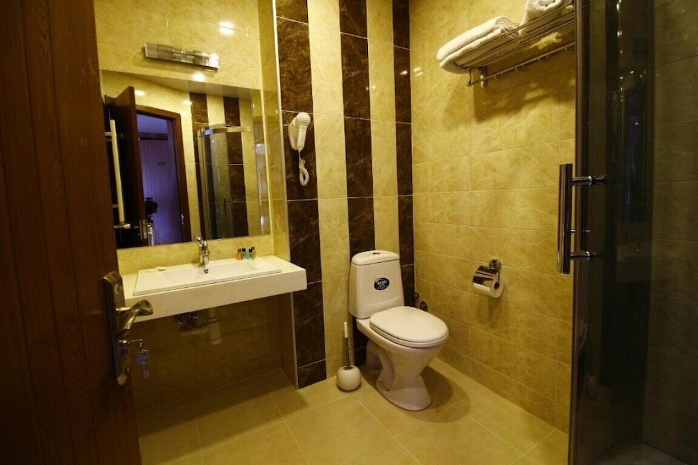 Sani Hotel 39/41