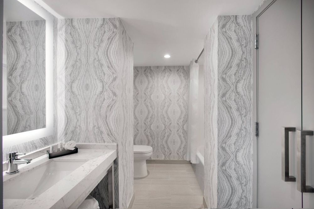 Courtyard By Marriott Miami Aventura Mall 48/50
