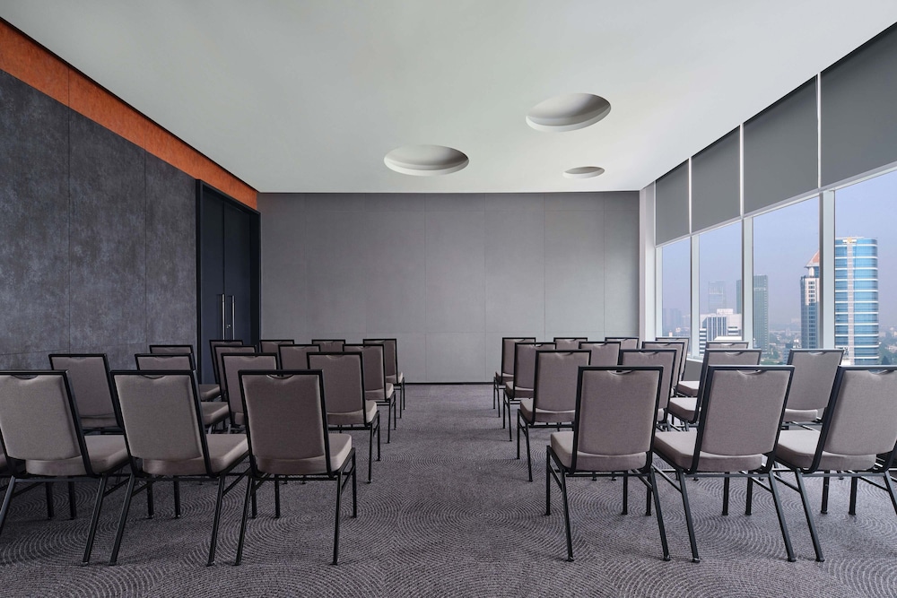 Aloft South Jakarta 45/46