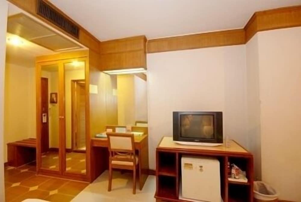 Silom Avenue Inn Bangkok 30/35