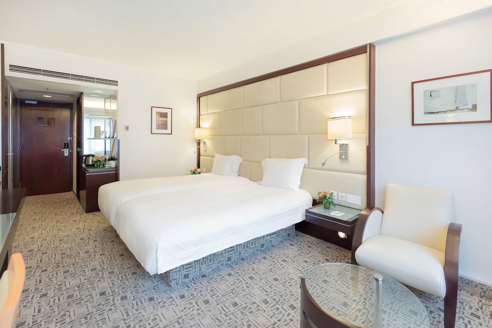 Regal Airport Hotel 11/67
