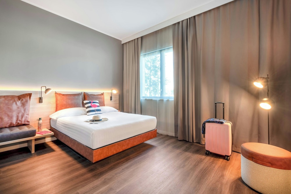 Room, Double Bed