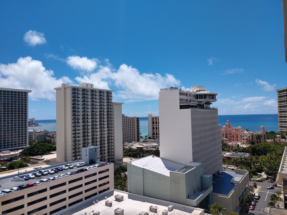 Waikiki Place - The Place To Be In Waikiki 45/50