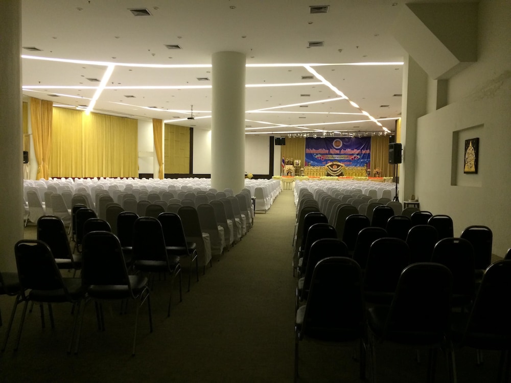 Grand Southern Hotel (SHA Certified) 20/21