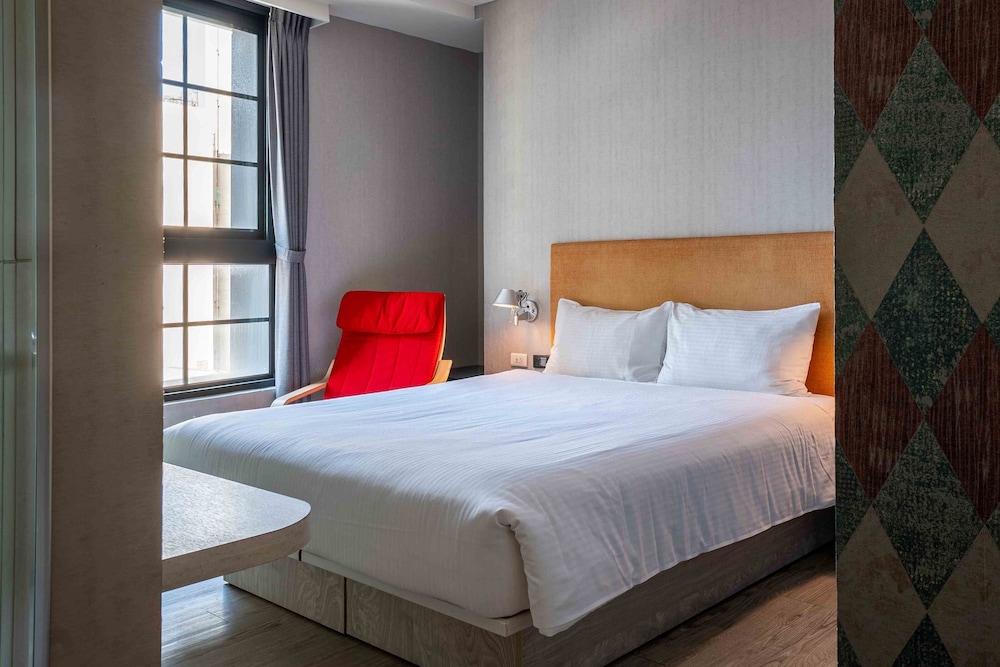 Double Pretty Hotel 13/48