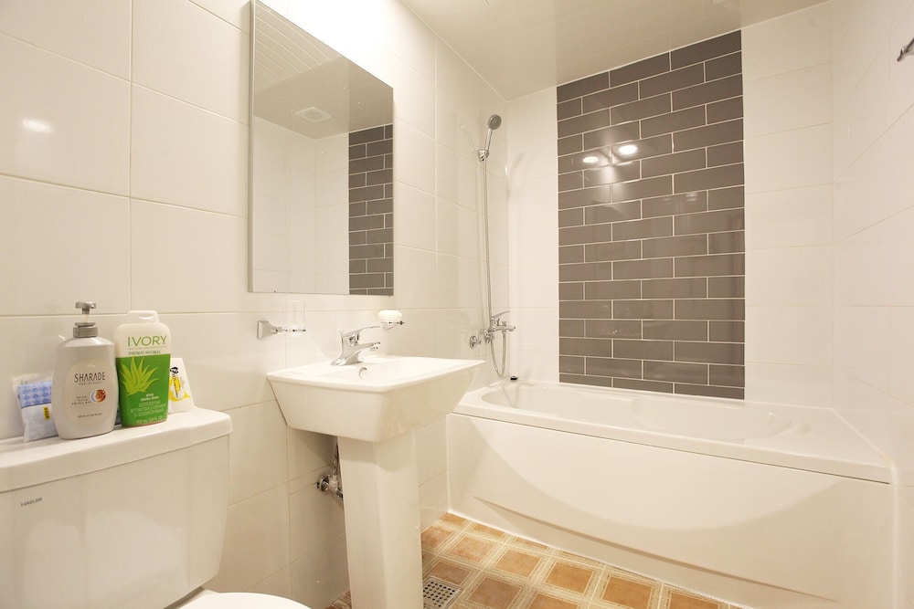 Shine Hotel 49/49