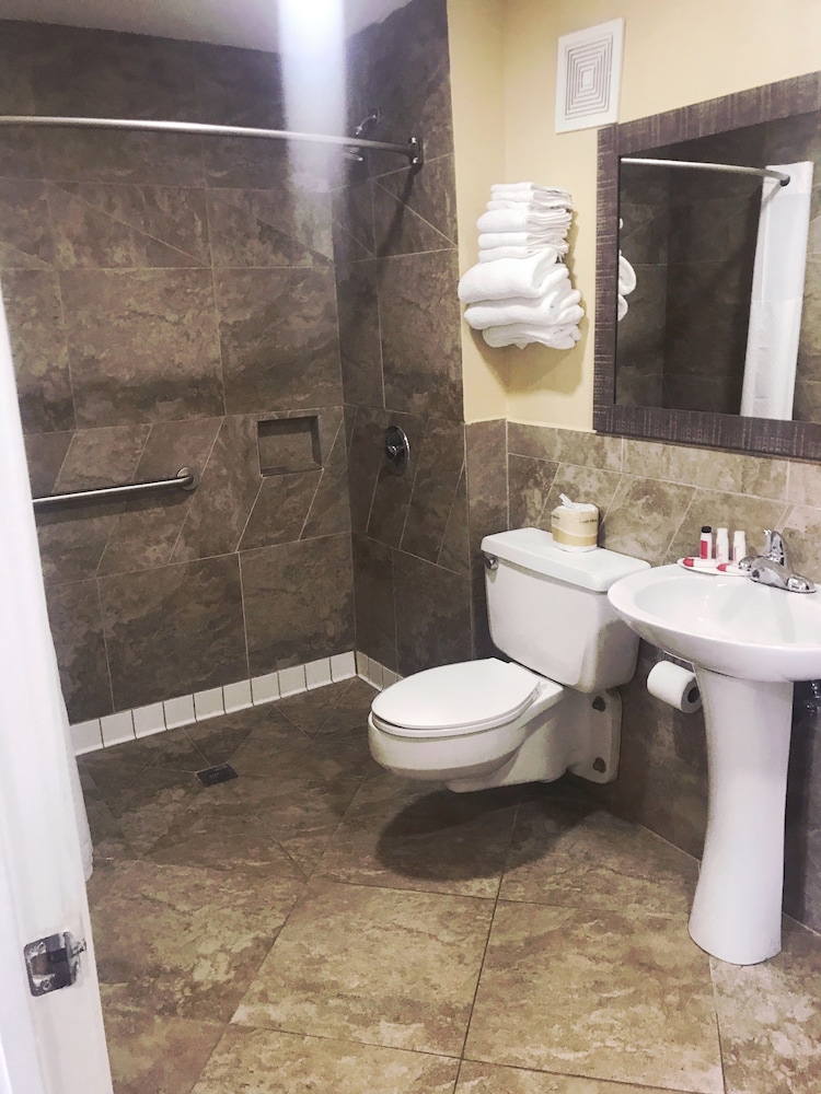 Super 8 By Wyndham Redlands/San Bernardino 10/25