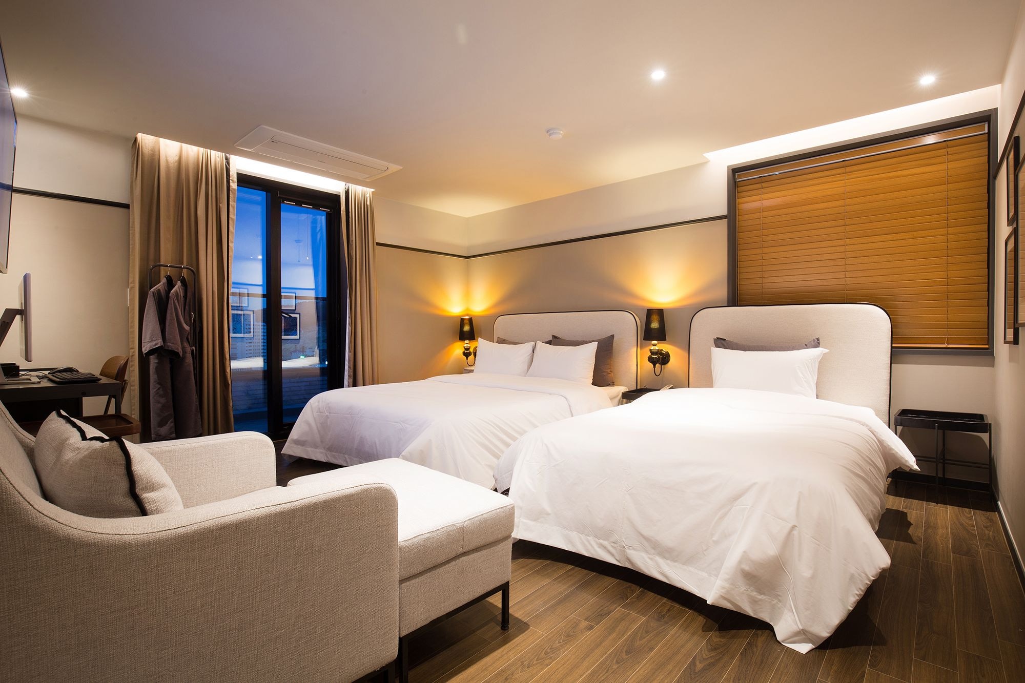 Room at Brown-Dot Choup, BUSAN