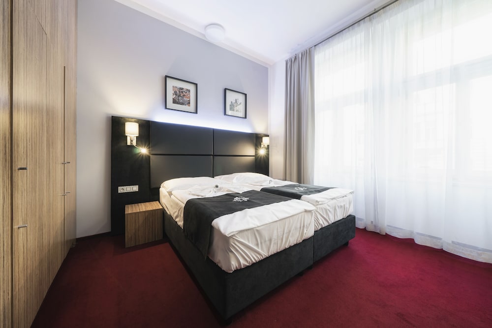 SUPERIOR, DOUBLE BED
