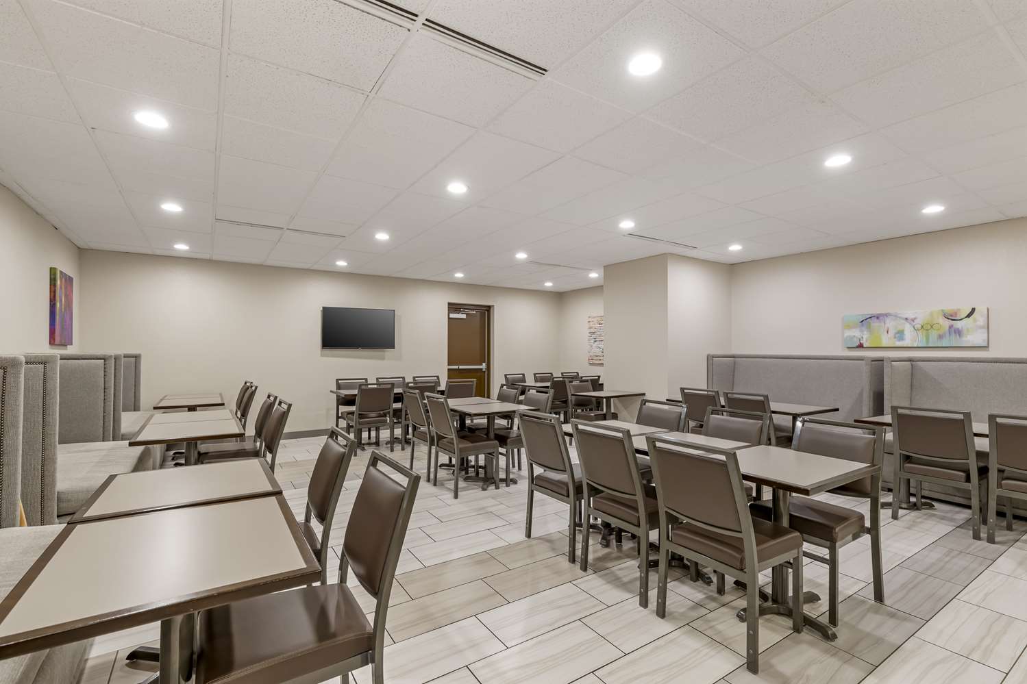 Best Western Plus Executive Residency Waterloo and Cedar Falls 37/42