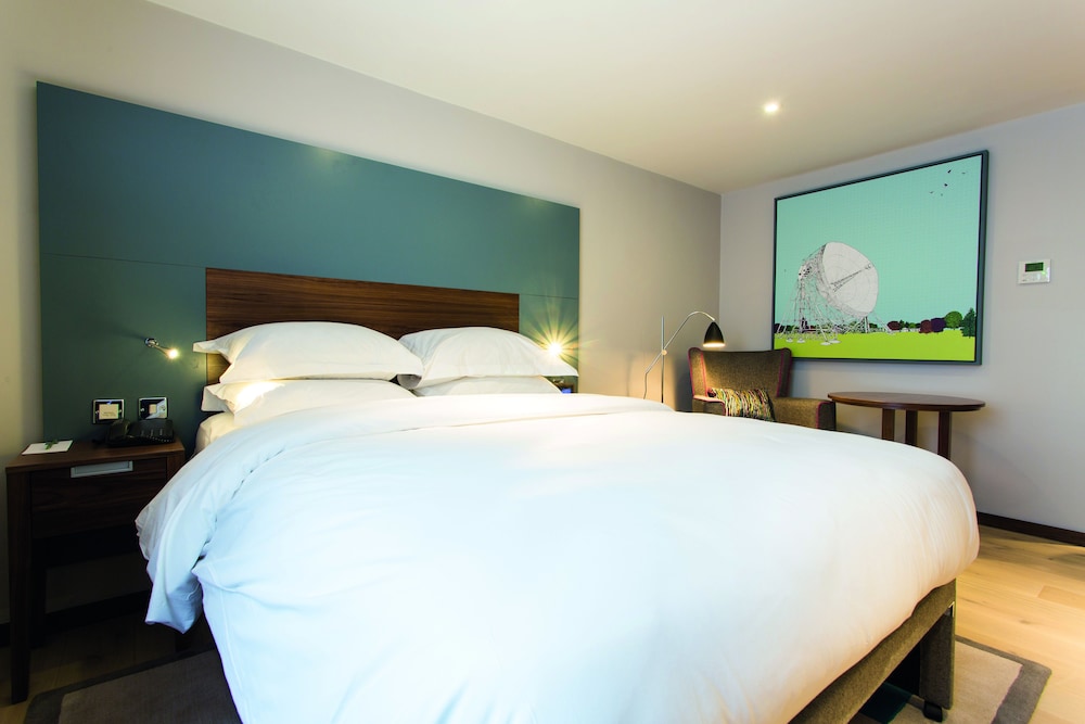 Cottons Hotel And Spa 14/70