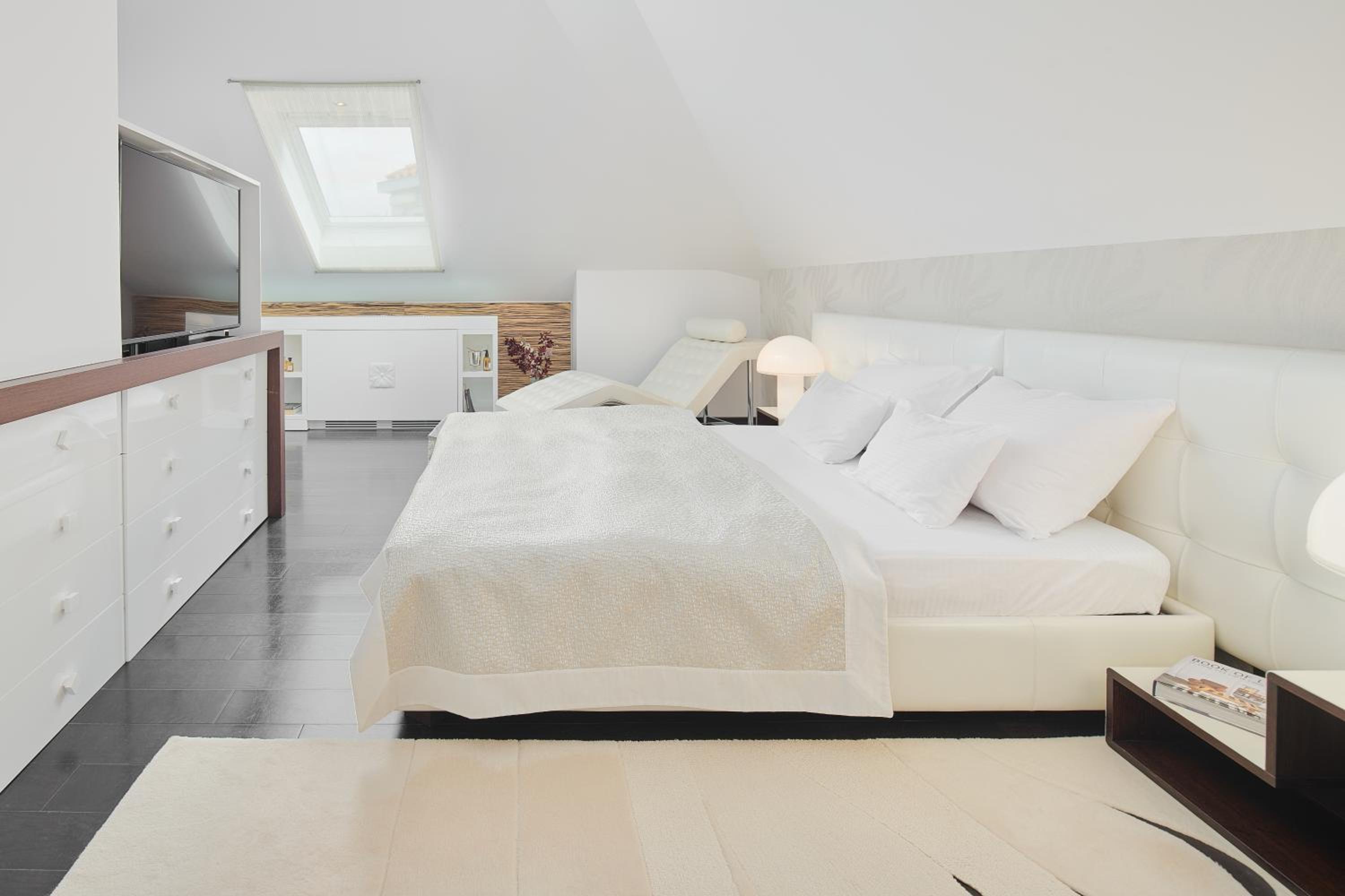 Premium, Suite, King Bed, Old Town View, Terrace