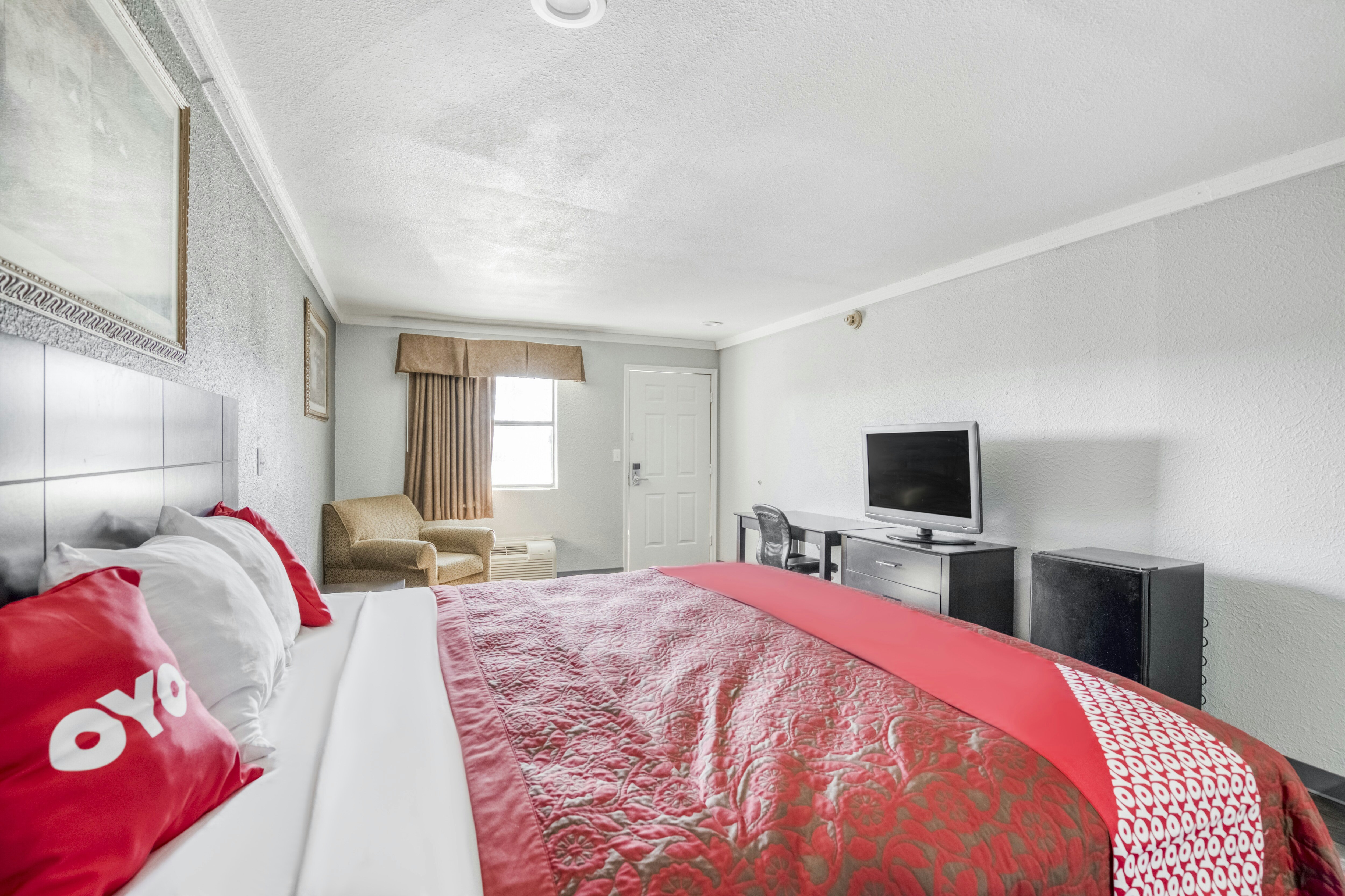 Hotel Pineville LA Hwy 165 24/49