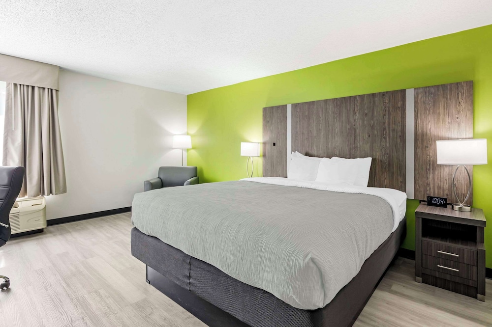 Quality Inn Clarksville 12/47