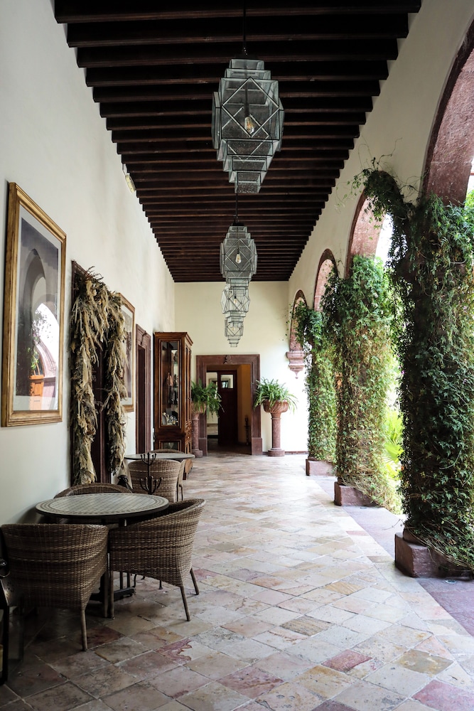 Hotel Casa Blanca 7 6/68