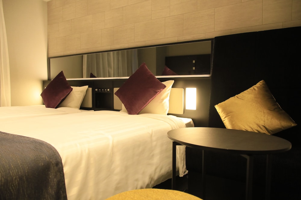Quintessa Hotel Fukuoka Tenjin Comic & Books 14/37