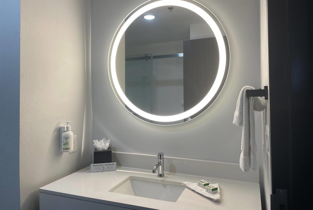 La Quinta Inn & Suites by Wyndham Olive Branch 44/46