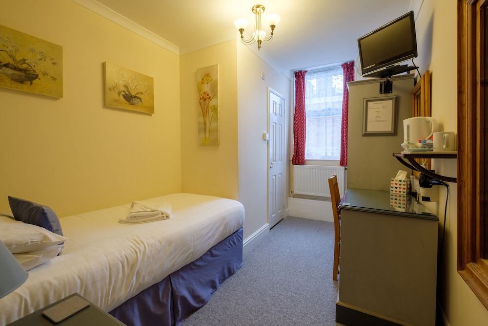 Newport Quay Bed And Breakfast 3/45