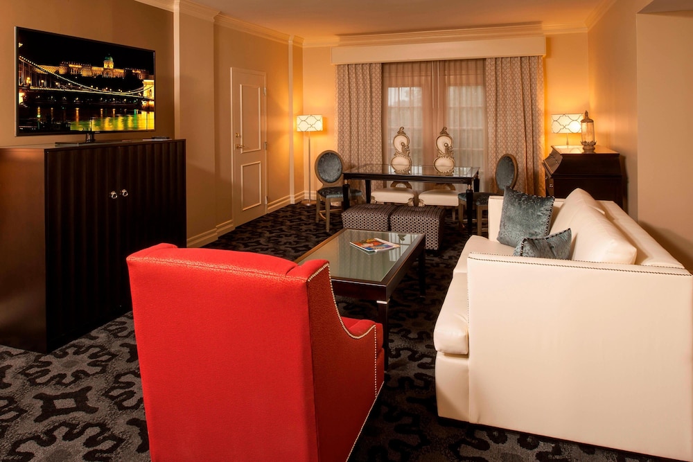 THE SIENA HOTEL, AUTOGRAPH COLLECTION 28/57
