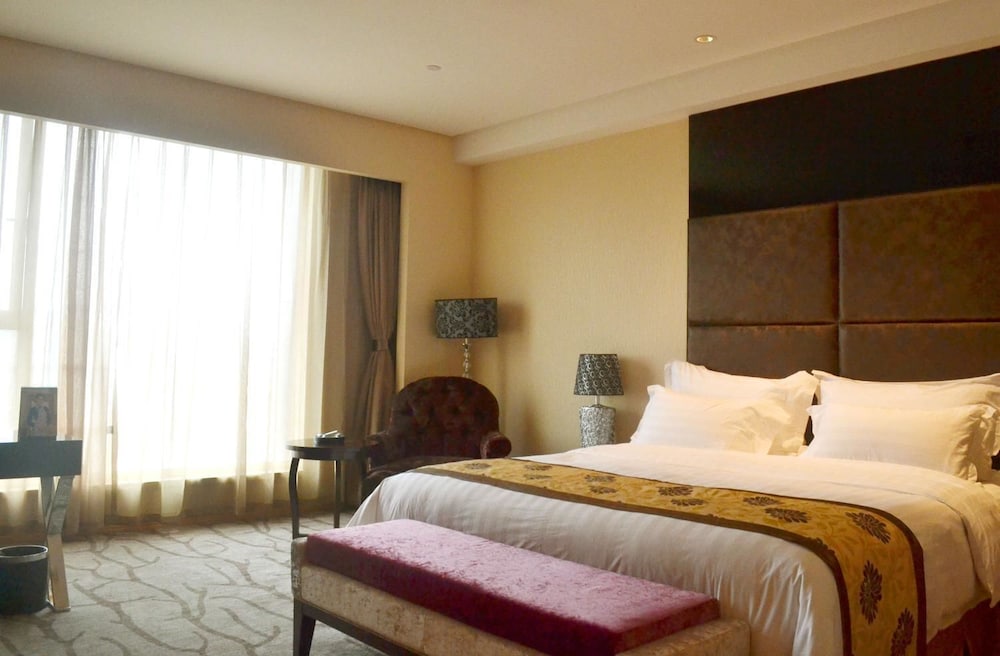 Days Hotel and Suites by Wyndham Hengan Chongqing 11/54