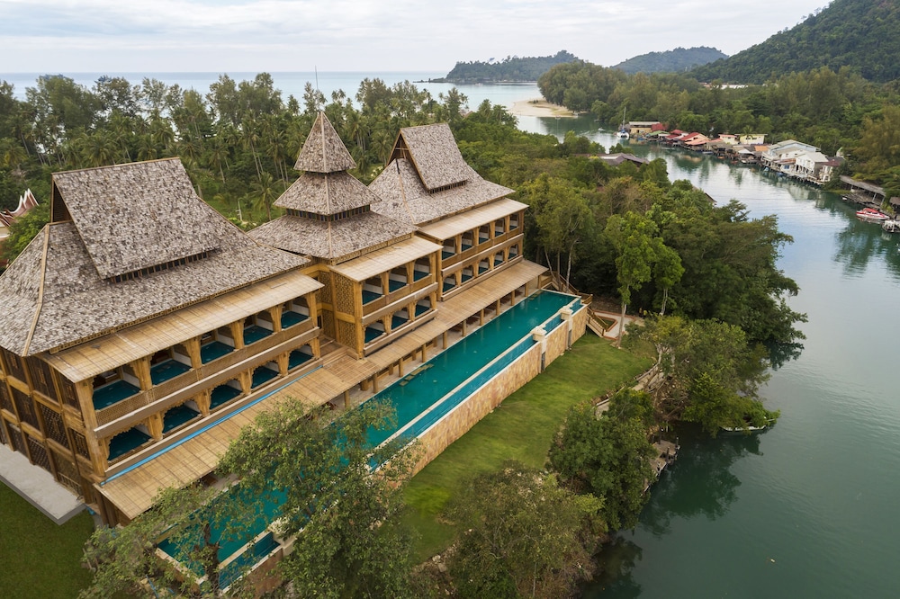 Santhiya Koh Chang Resort 10/75