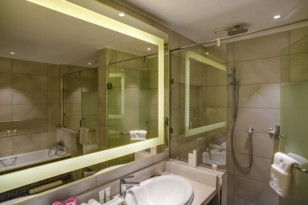 Crowne Plaza Nairobi Airport 22/78