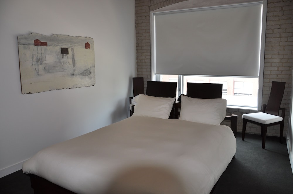Hotel Ocho 8/54