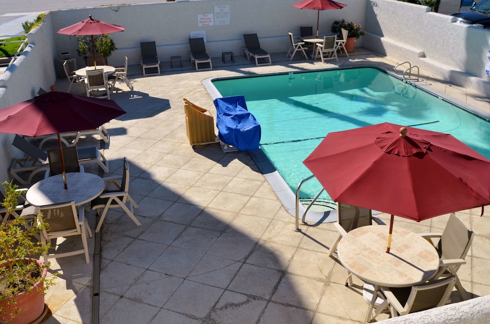 Motel6 Palm Desert, CA - Palm Springs Area 32/37