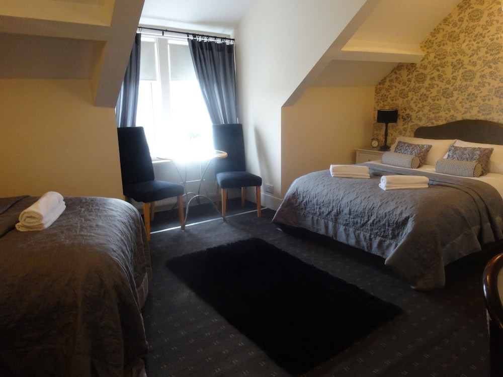 Elmswood Guest House 12/48