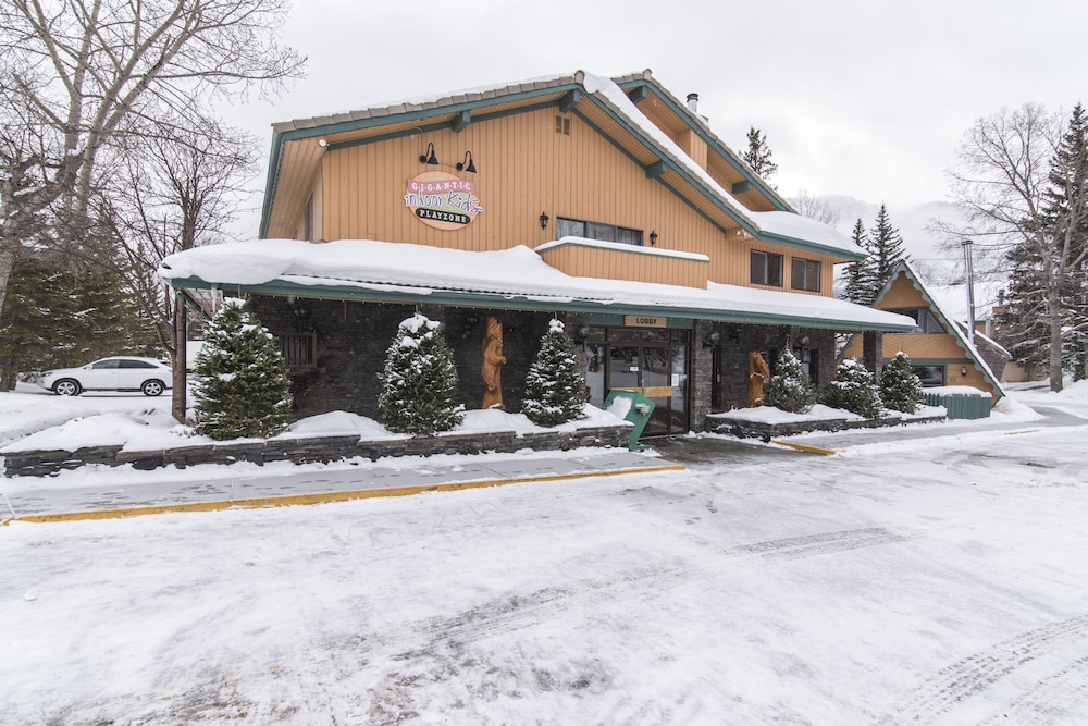 Douglas Fir Resort 7/54