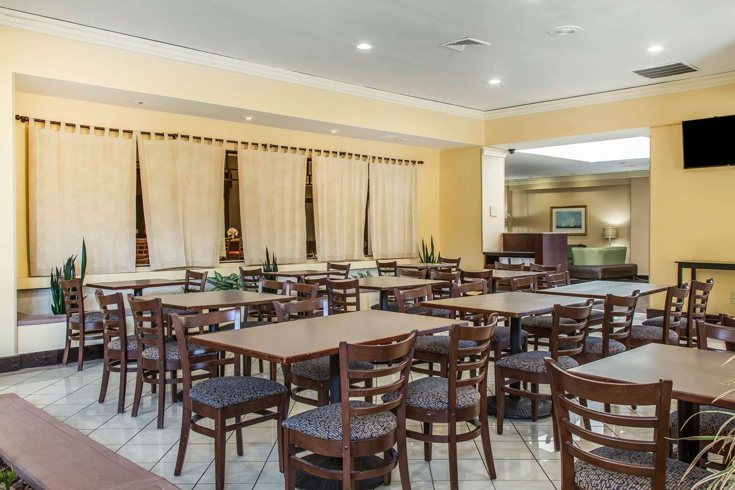 Regency Inn and Suites New London – Mystic 11/16