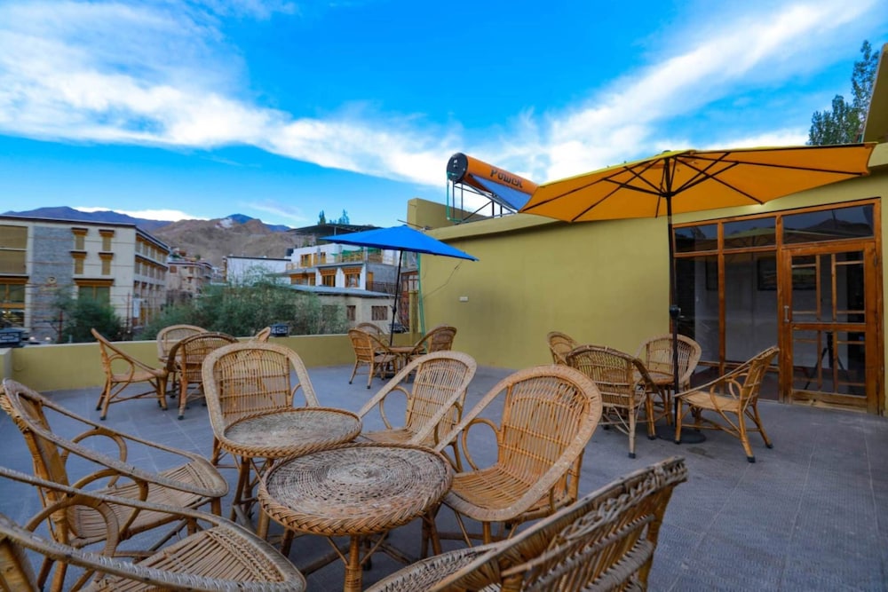 Hotel Sky Desert 18/20