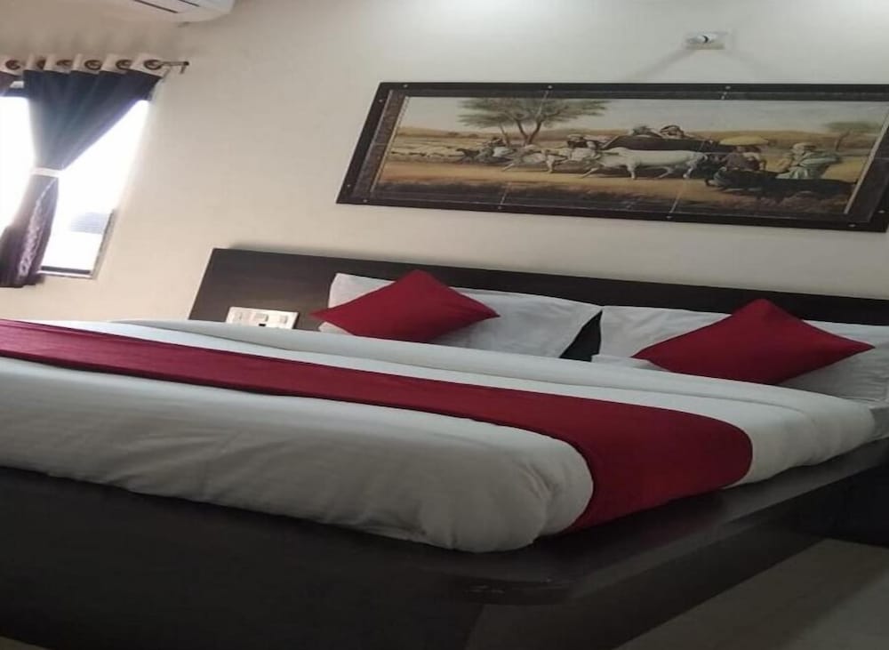 Hotel Gayatri By Sky Stays 13/22