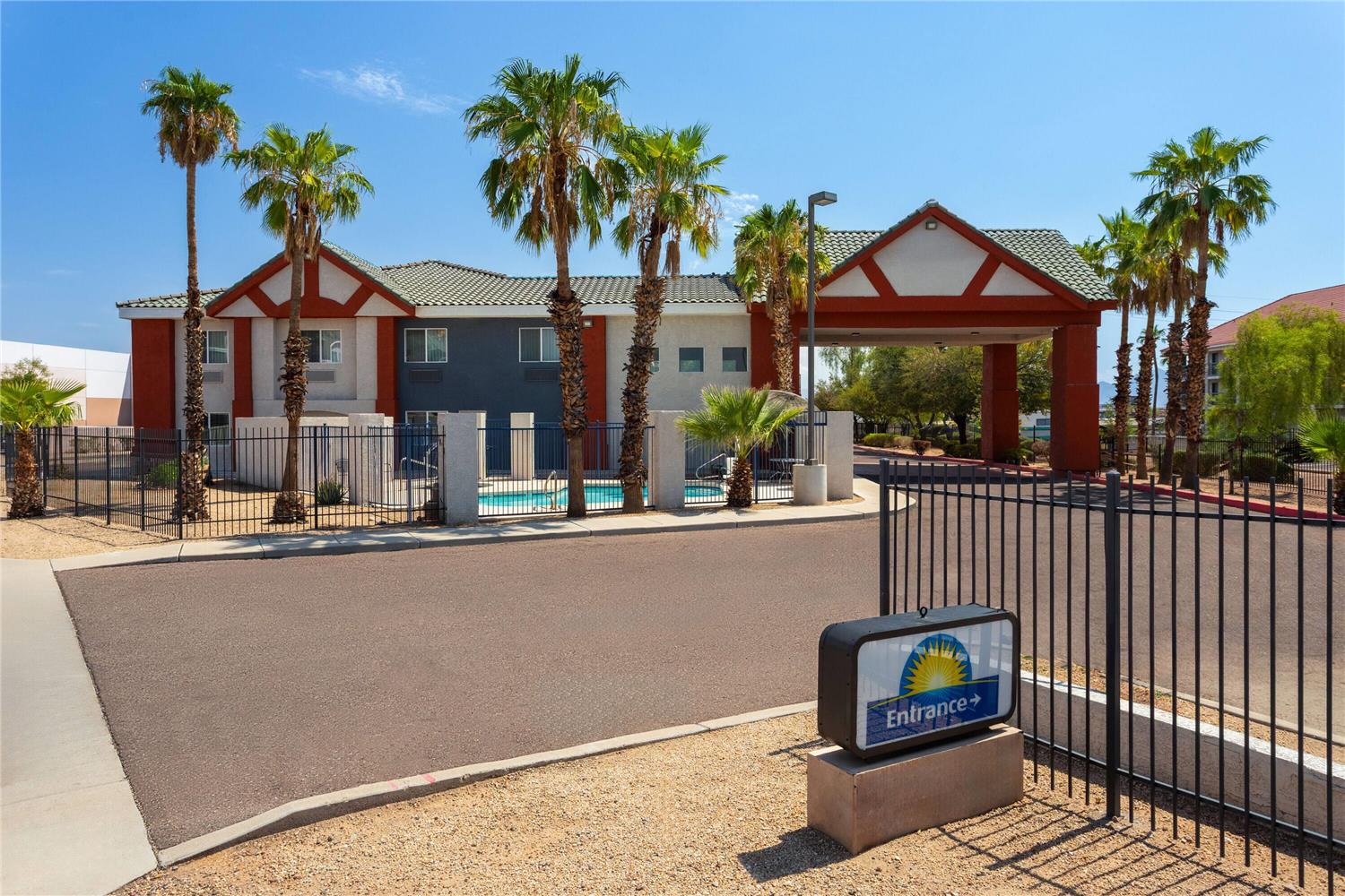 Days Inn by Wyndham Phoenix West 4/14