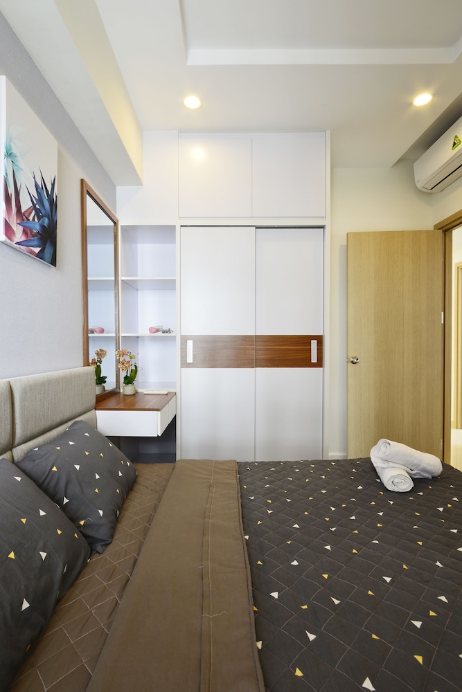 Spacious Saigon 8/50