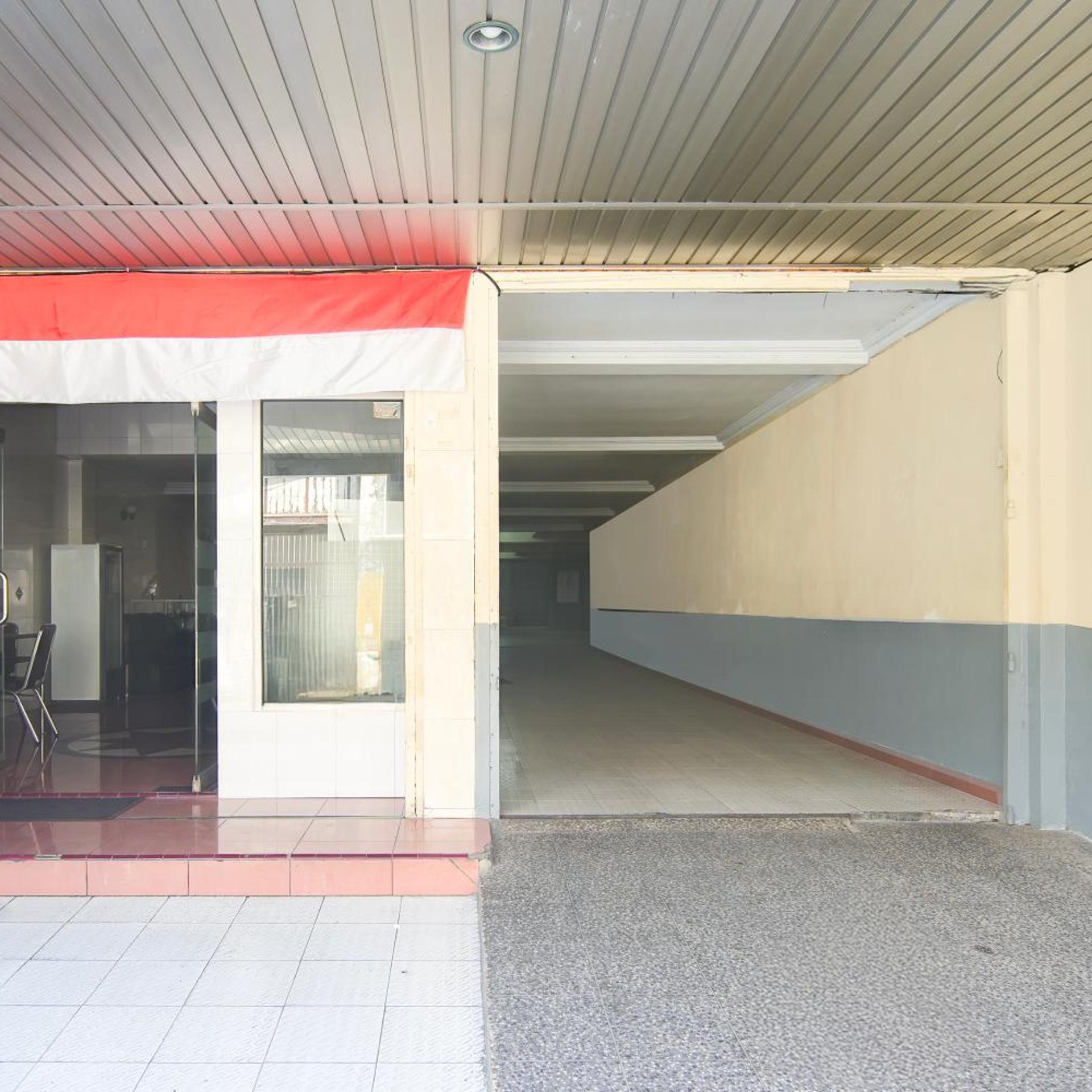 Hotel O Makassar near Pantai Losari formerly Hotel Tiara Sari 33/54