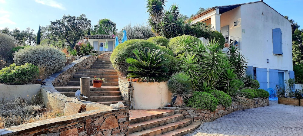Villa Des Delices 28/48