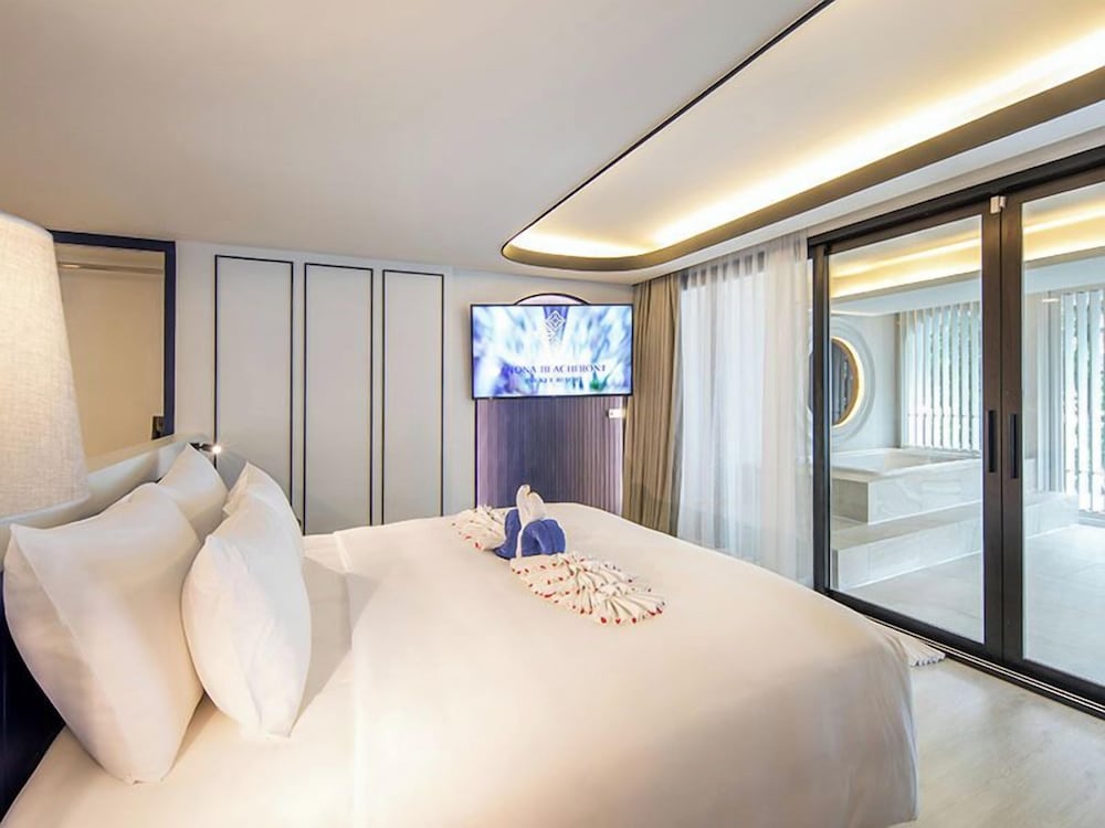 Suite, King Bed, Ocean Front, Terrace
