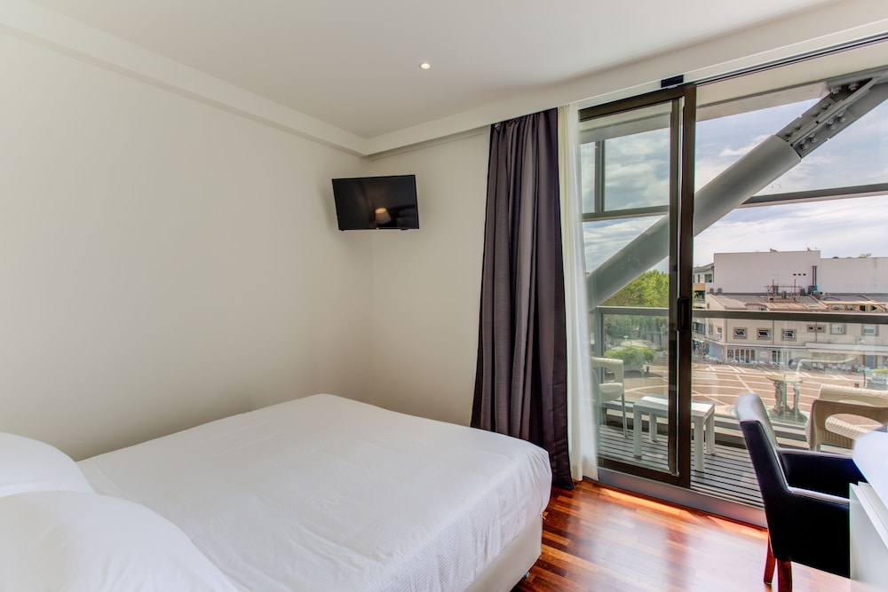 STANDARD, DOUBLE OR TWIN BED
