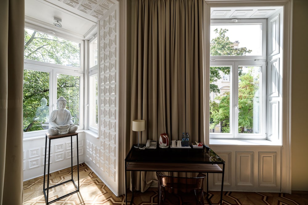 Home Aparthotel 42/58