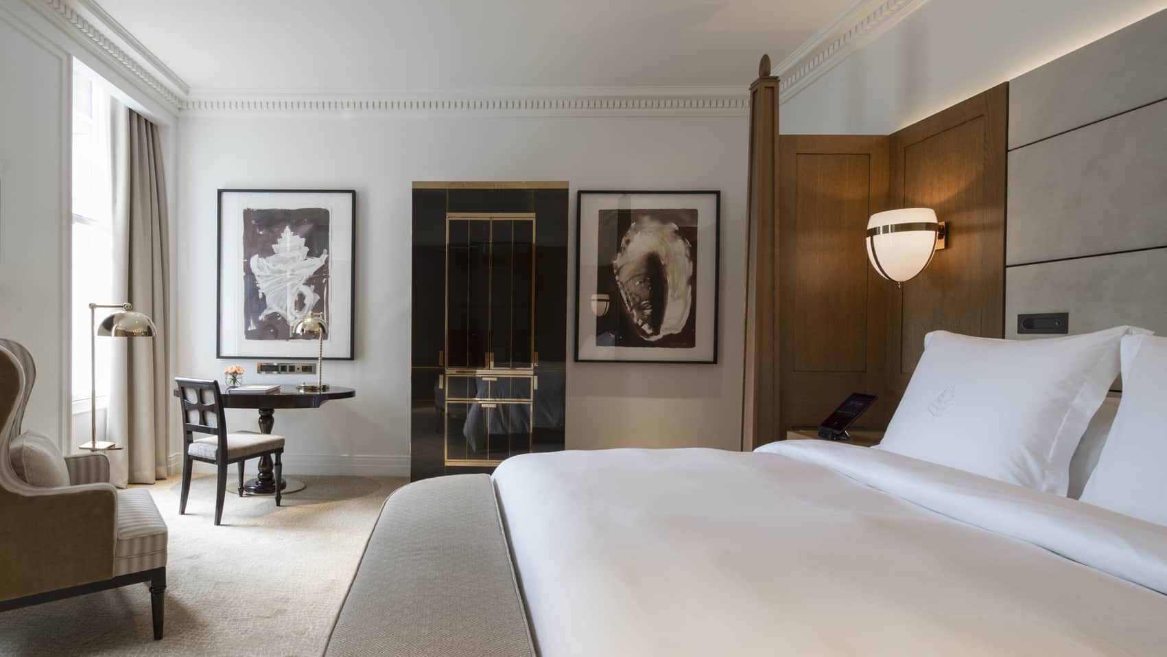 PREMIER, KING BED
