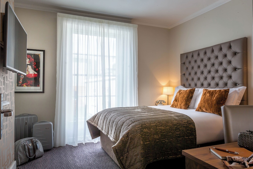 ELEGANT, DOUBLE BED