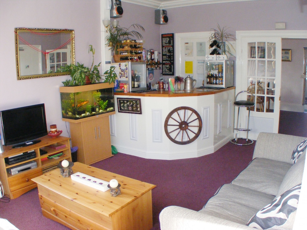 The Swiss Cottage Shanklin 22/31