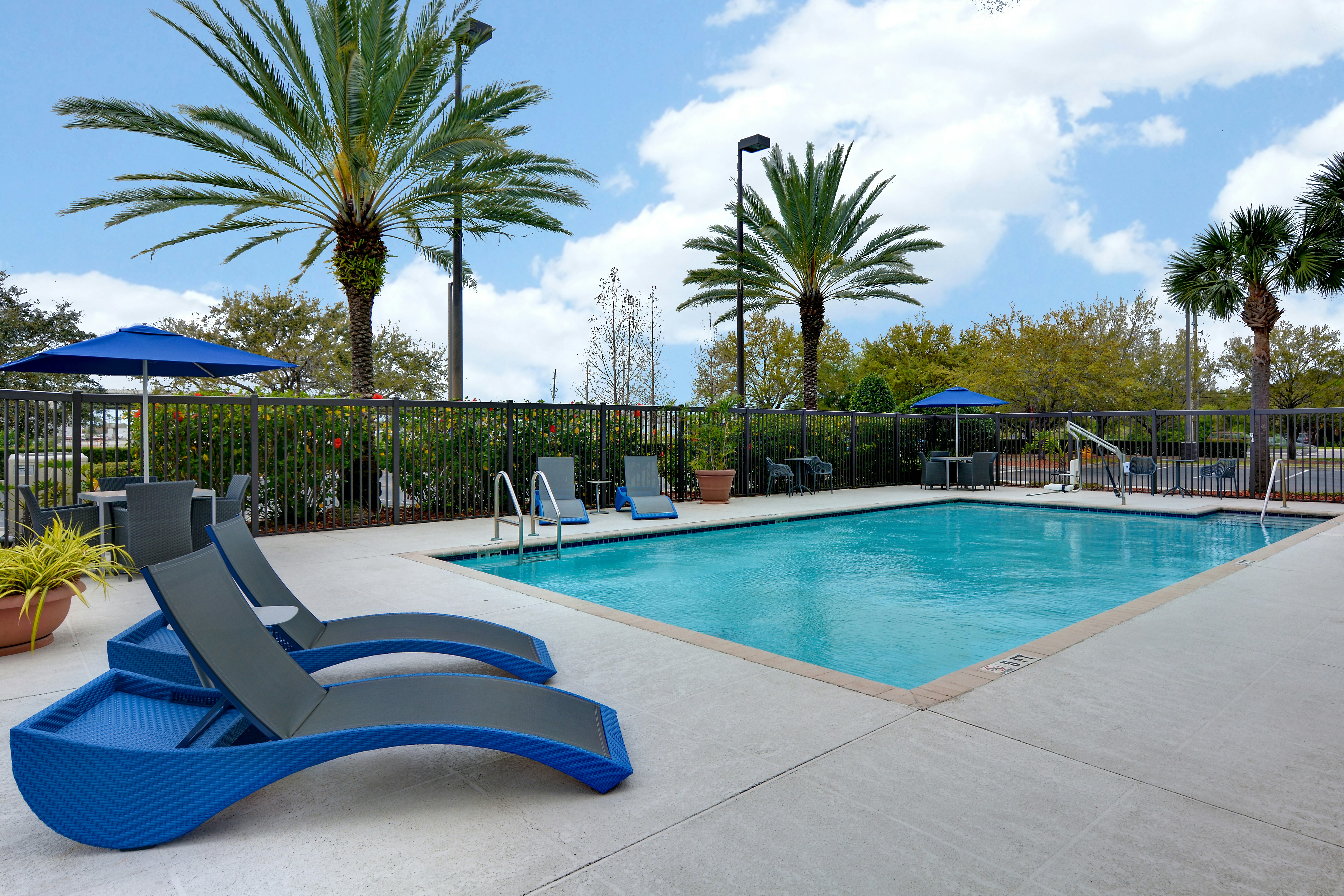 Hampton Inn and Suites Clearwater/St. Petersburg-Ulmerton Road 28/52