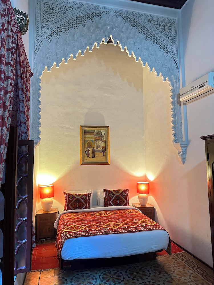 RIAD A LA BELLE ETOILE 26/83