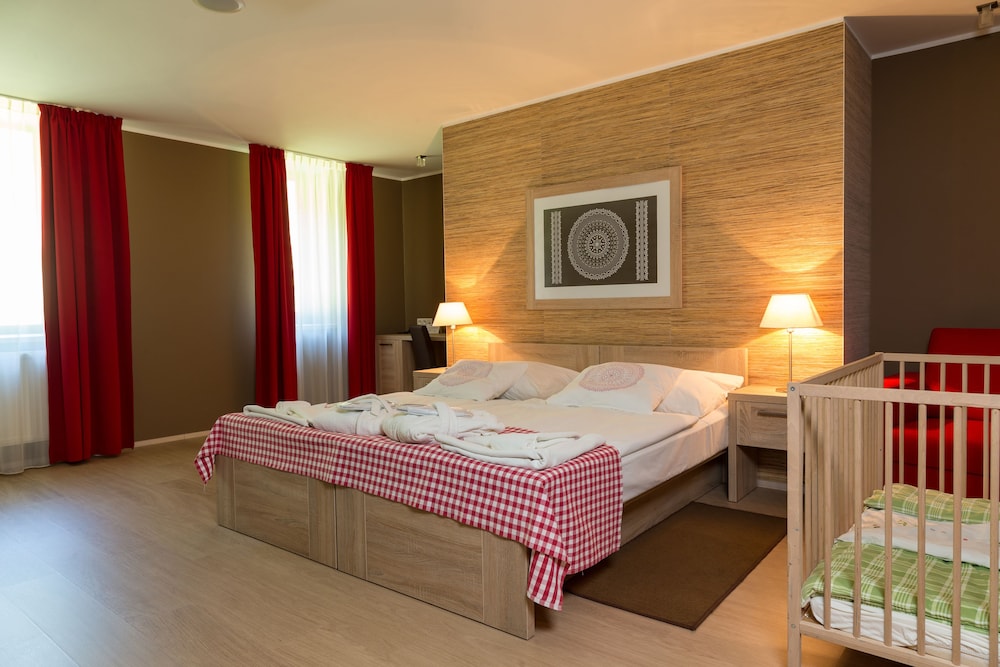 Salamandra Resort Hotel 4/49