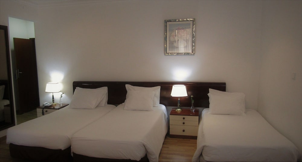 Room, Triple, 1 Double and 1 Single Bed, Excelsior 2/6