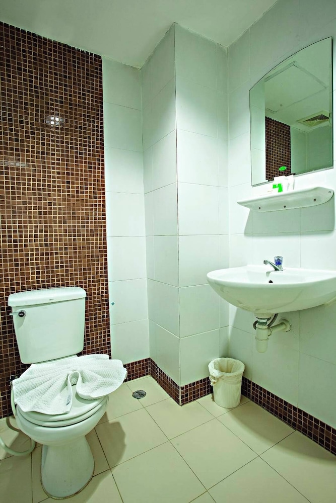 TM Land Hotel 32/33